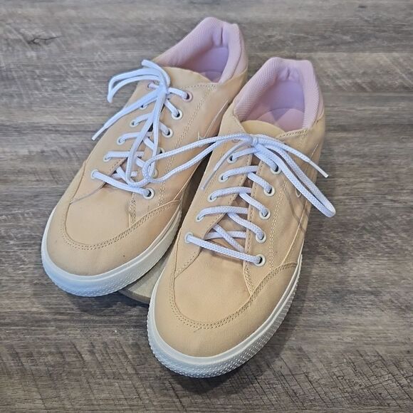 Nike Women 🐢 Nike Retro GTS Canvas sneakers size 10 NWOT